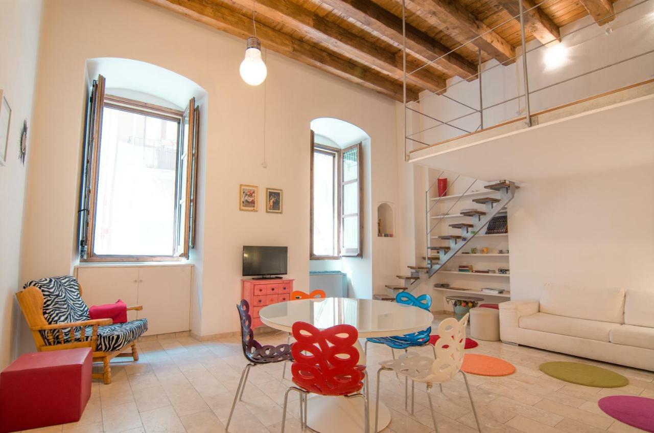 Modern Apartment In Historic Building Cagliari Exterior foto