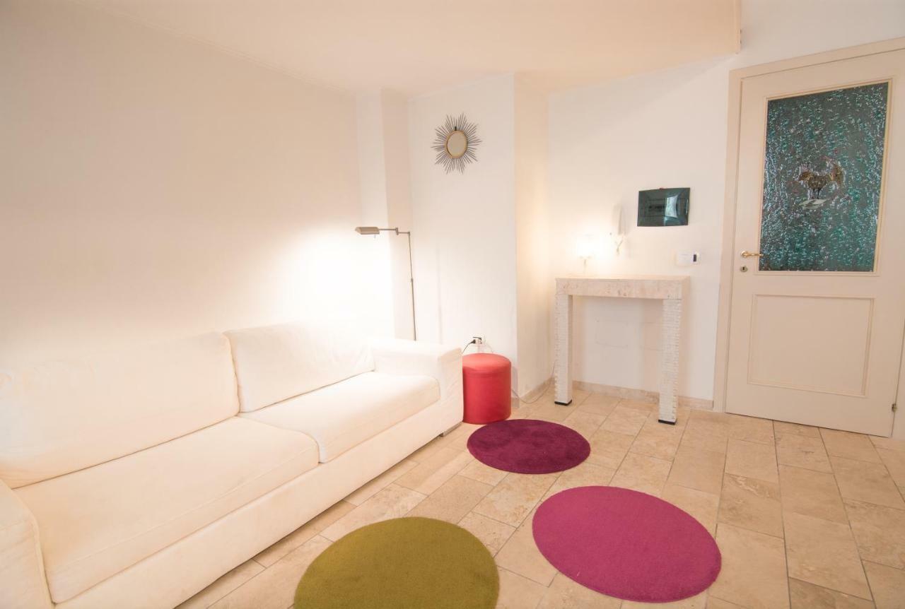 Modern Apartment In Historic Building Cagliari Exterior foto