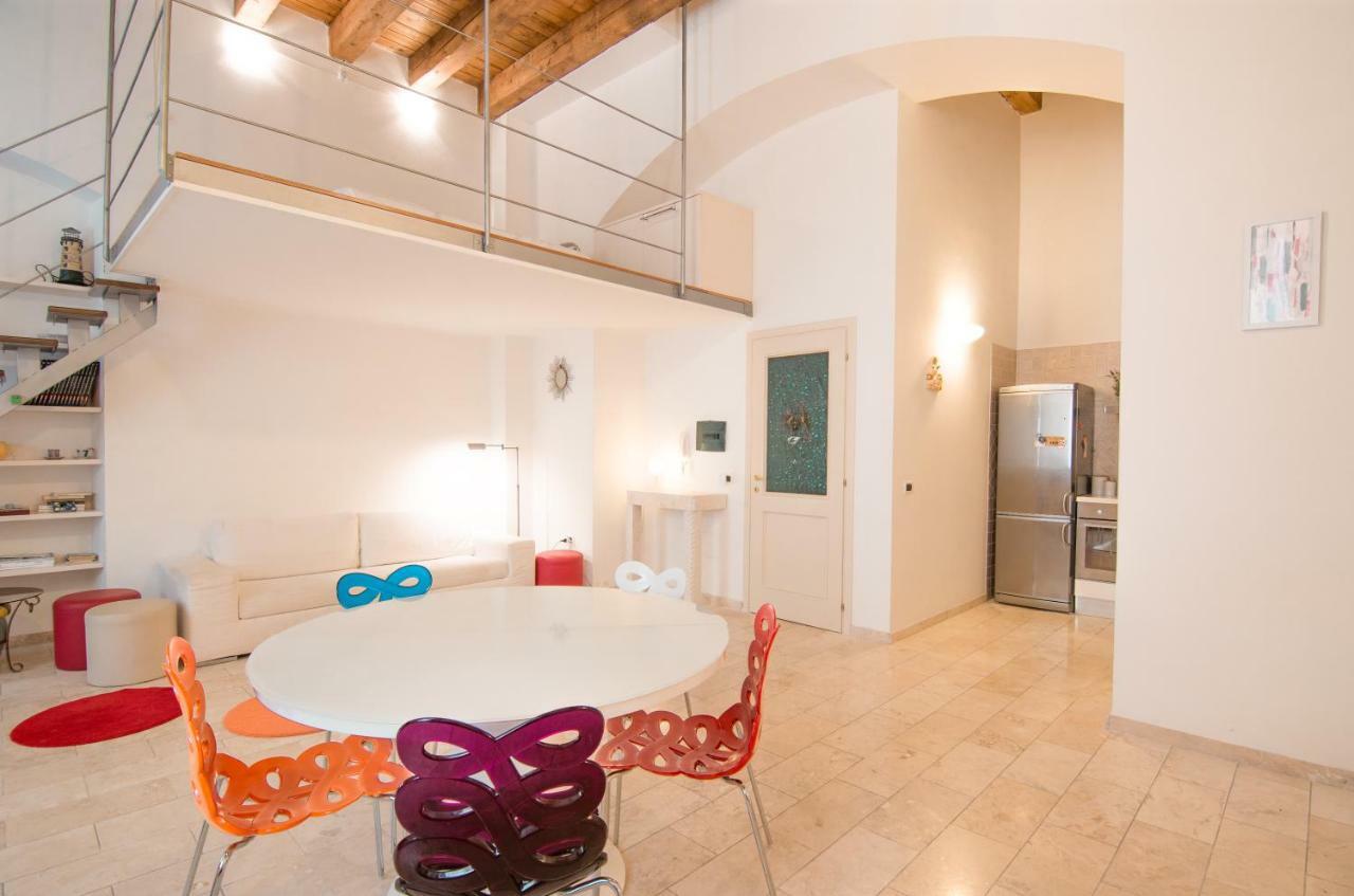 Modern Apartment In Historic Building Cagliari Exterior foto