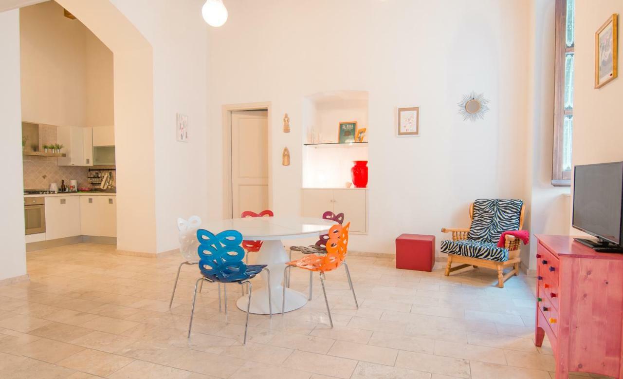 Modern Apartment In Historic Building Cagliari Exterior foto